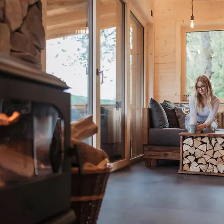 Romantikchalet Baerenhoehle 아파트 Vorra