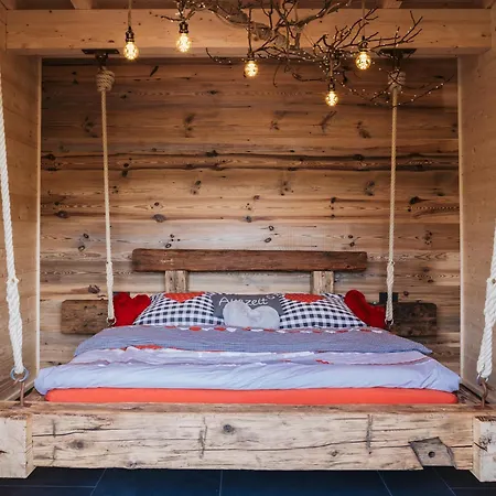 Romantikchalet Baerenhoehle 아파트 Vorra