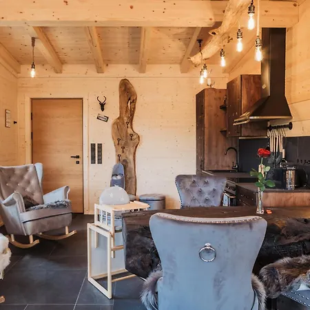 Romantikchalet Baerenhoehle 아파트