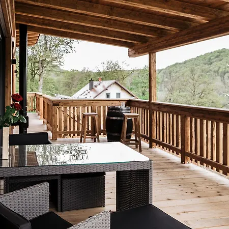 Romantikchalet Baerenhoehle Vorra