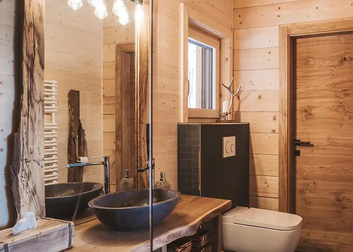 Romantikchalet Baerenhoehle * Vorra